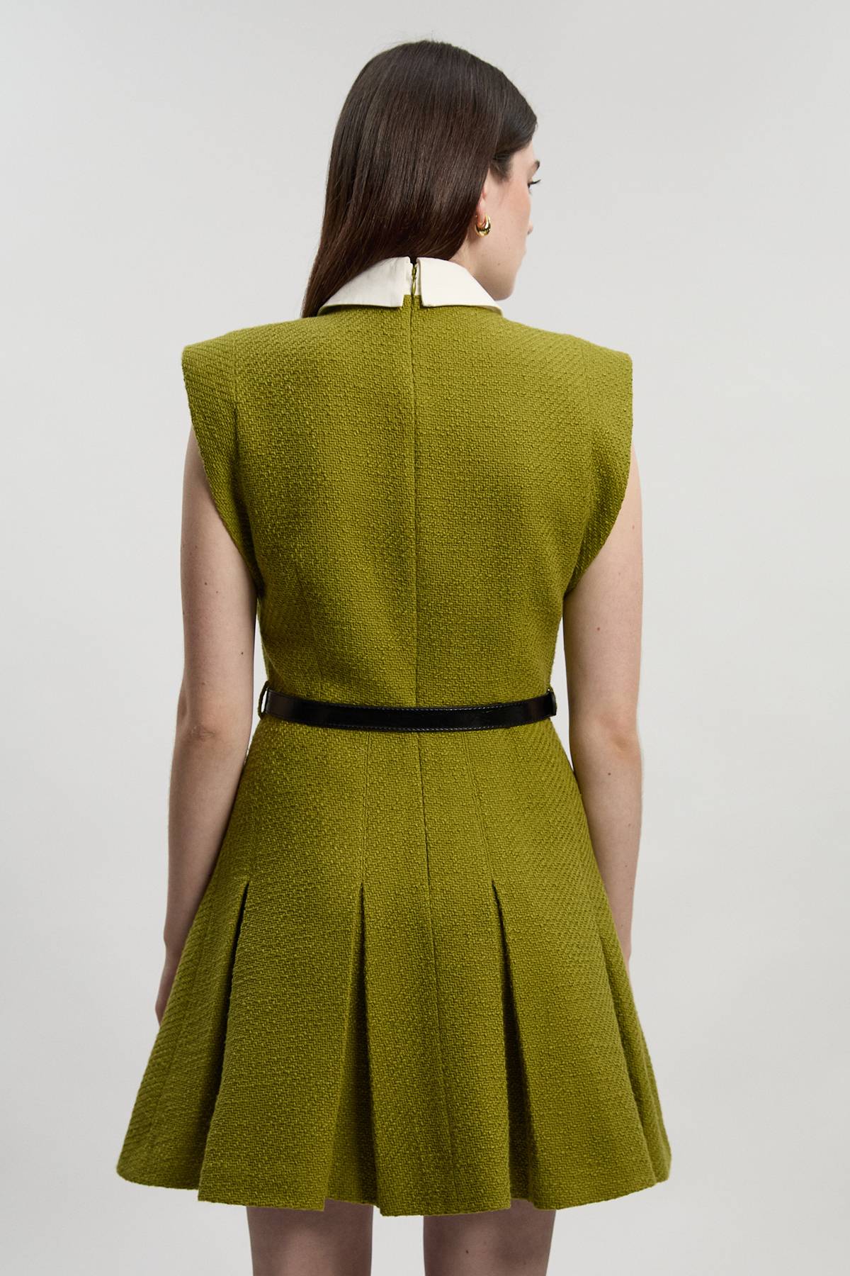 KarenMillen Robe Mini Ajustée Plissée en Tweed Texturé à Col Contrastant