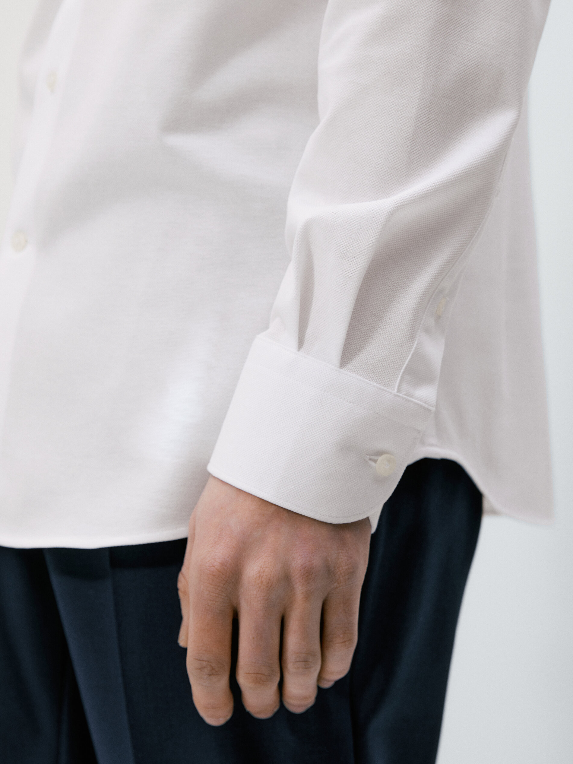 Camisa slim fit com ponto crochê - BRANCA