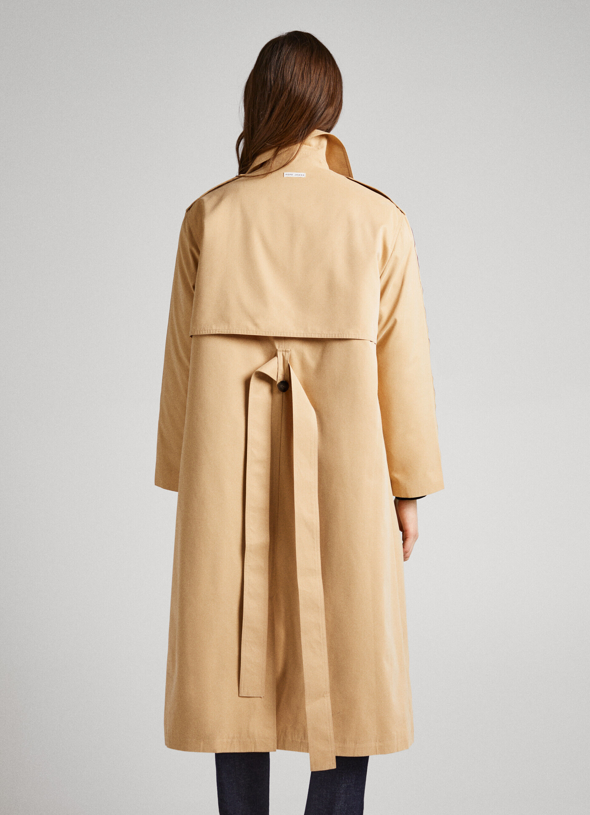 Trench coat clássico de corte relaxado - bege camelo
