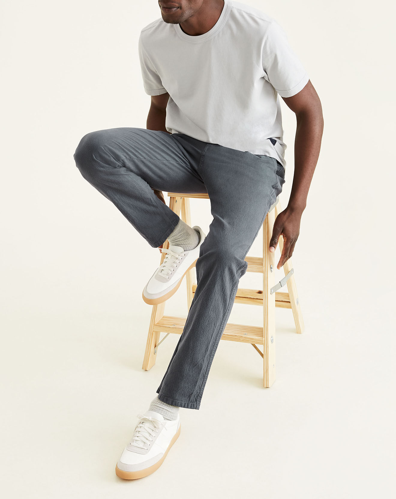 Dockers Pantalon chino en Coton Bio Alpha Icon Tapered à carreaux gris