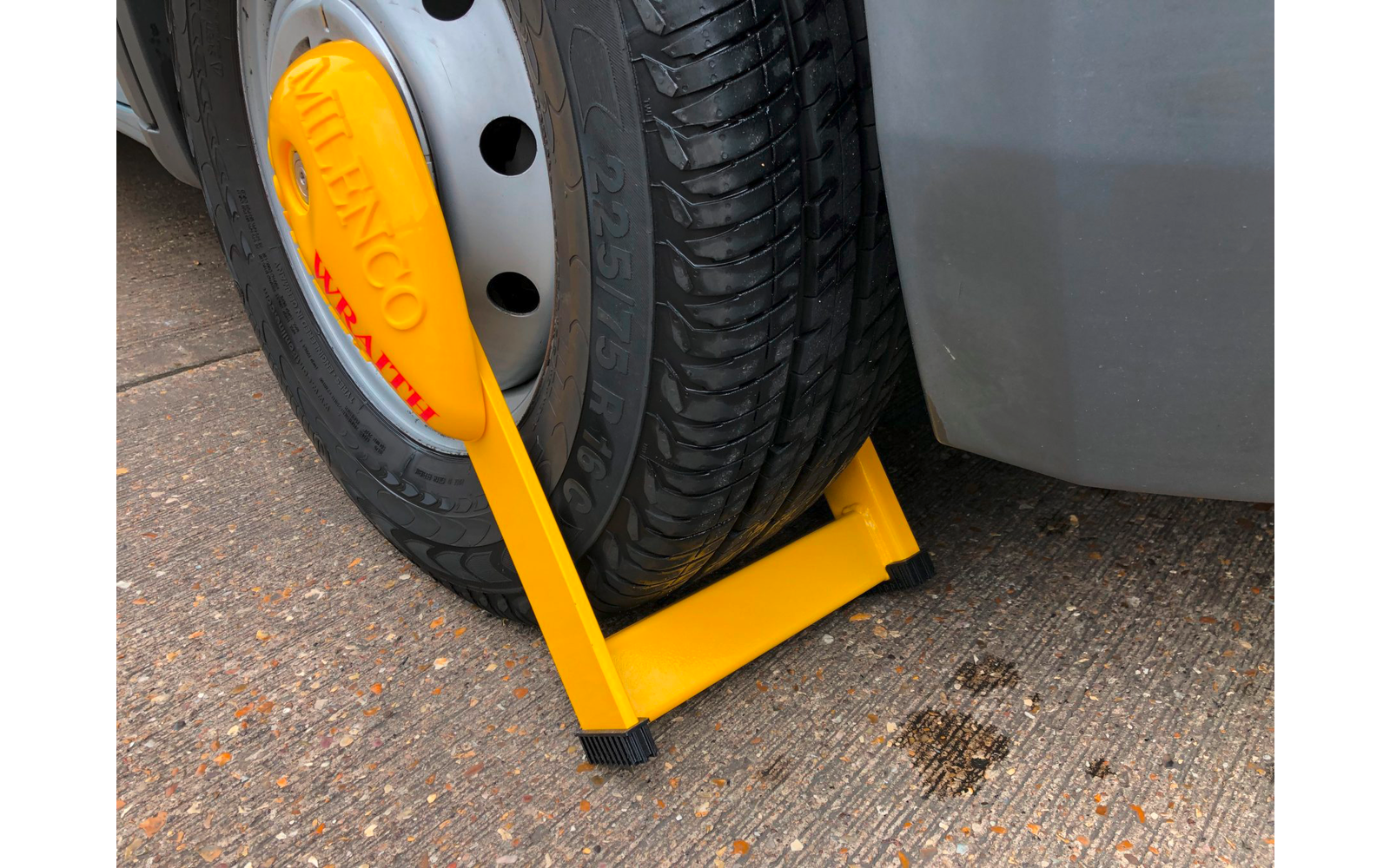 Milenco Wraith 2 Motorhome Wheel Lock - Sold Secure Gold