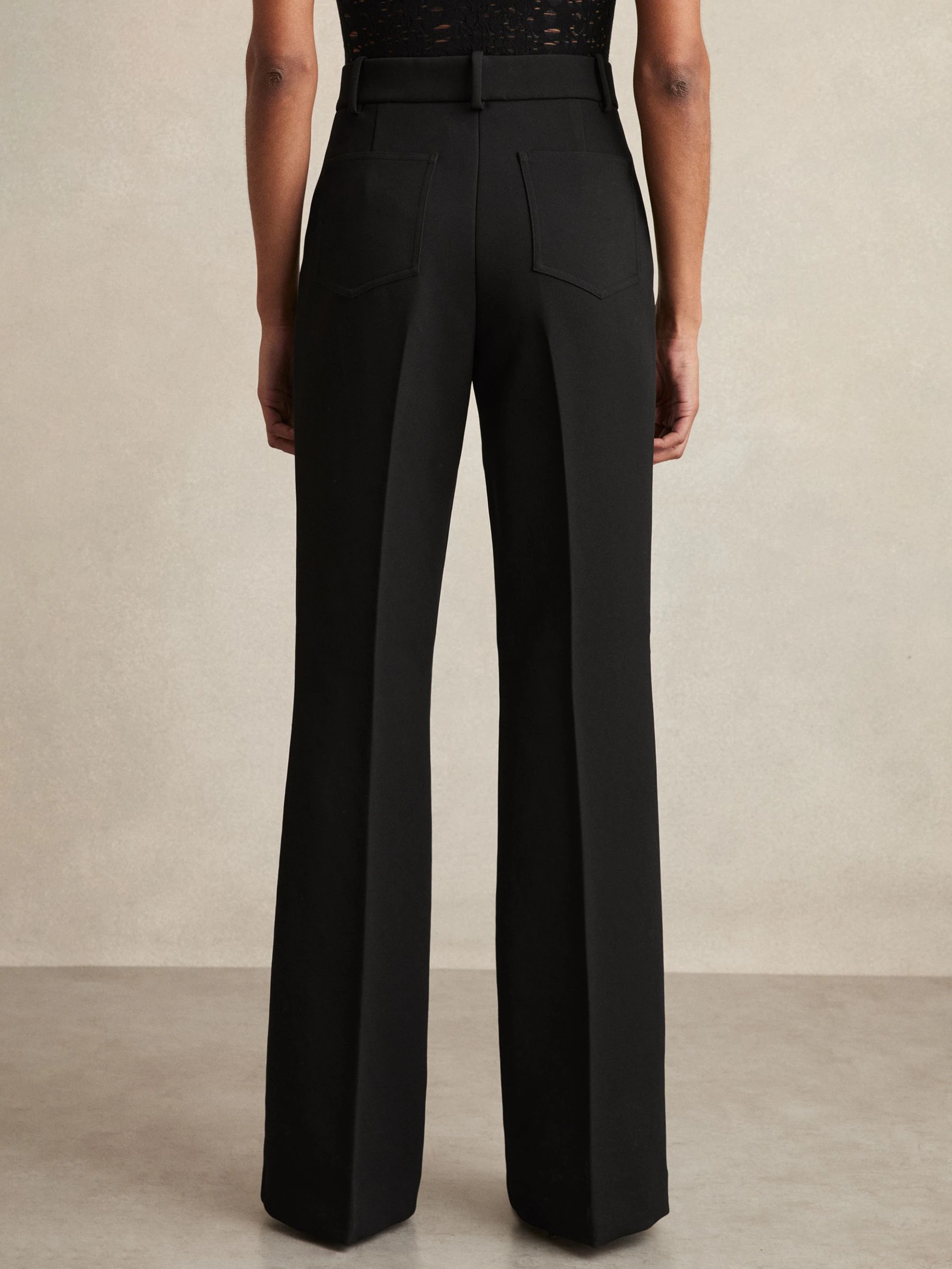 Zwart - Reiss Priya broek met keperstof, hoge taille en uitlopende pijpen