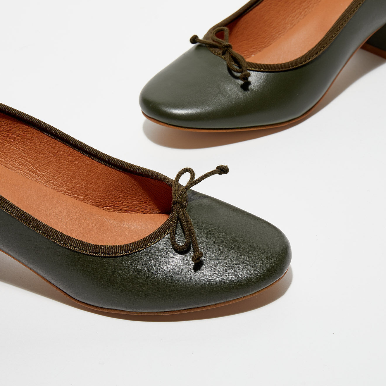 Quartier Latin Ballerines trotters en Cuir Diane vert kaki - Talon 4 cm