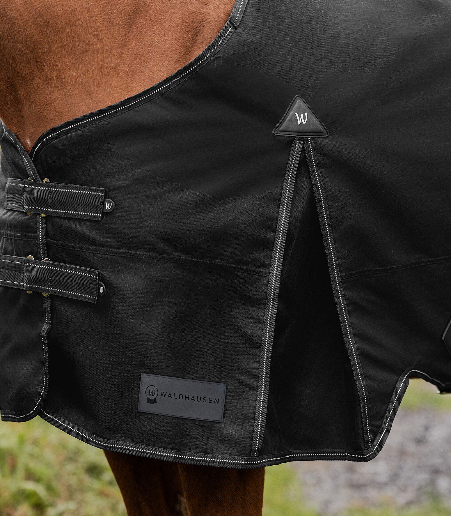 Waldhausen Arctic 100 gr - Winterdeken - Paardendeken - Zwart - 145/195