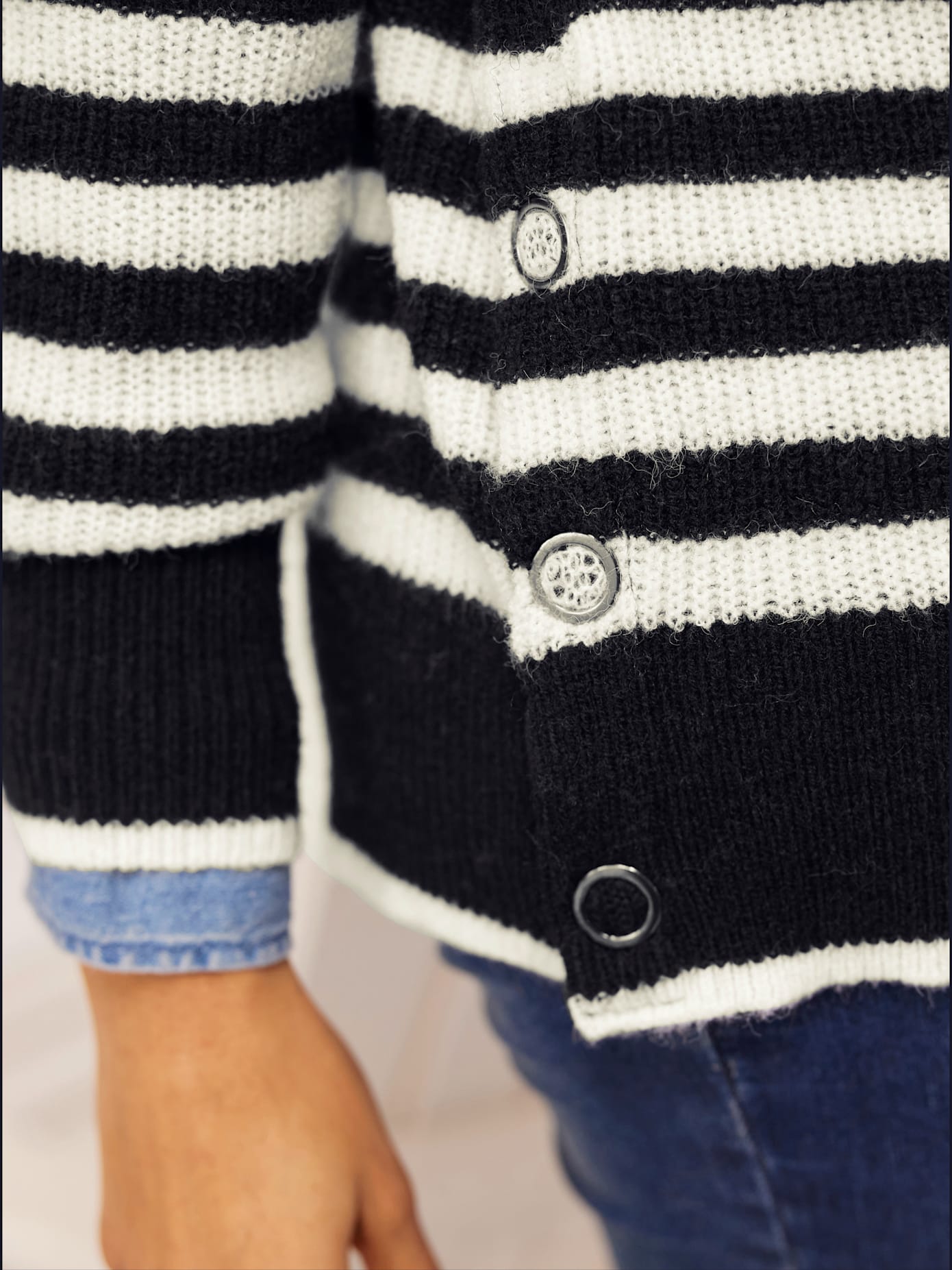 Pull fentes latérales avec boutons-pression