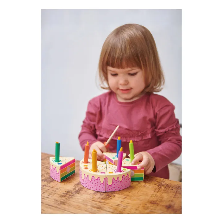 Tender Leaf Toys Gâteau d'anniversaire arc-en-ciel en bois