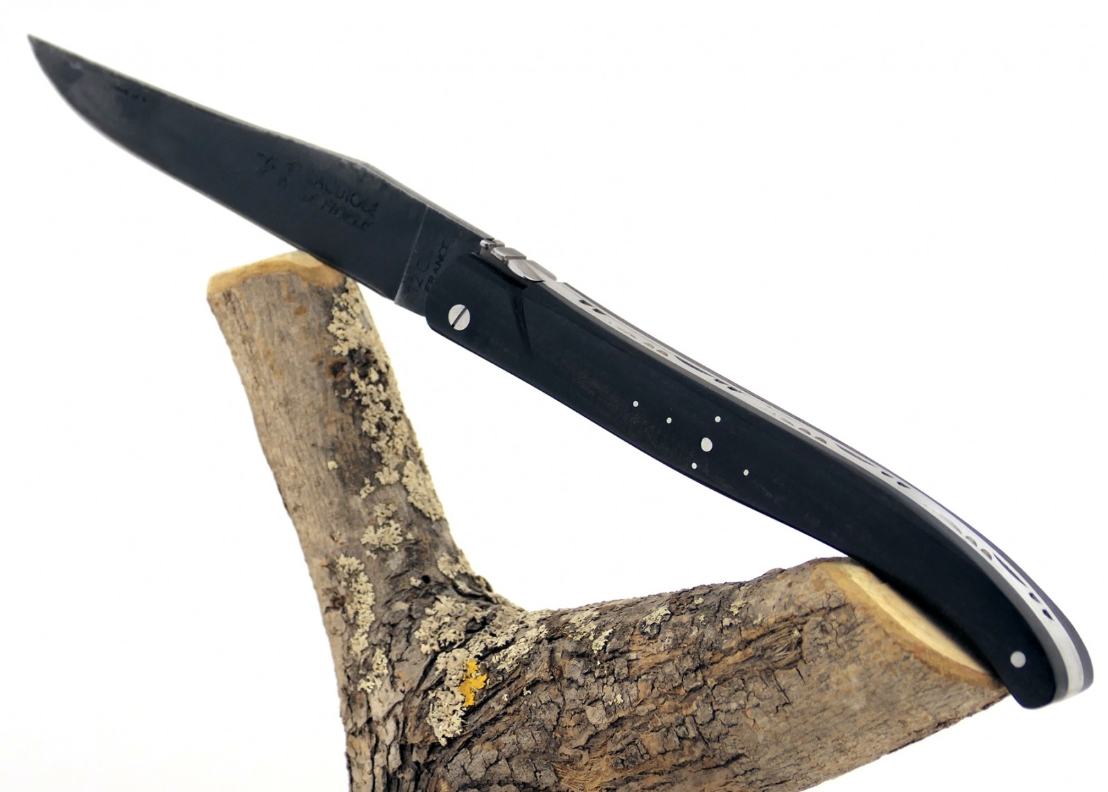 Couteau Laguiole avec un manche en Ebène et lame brute