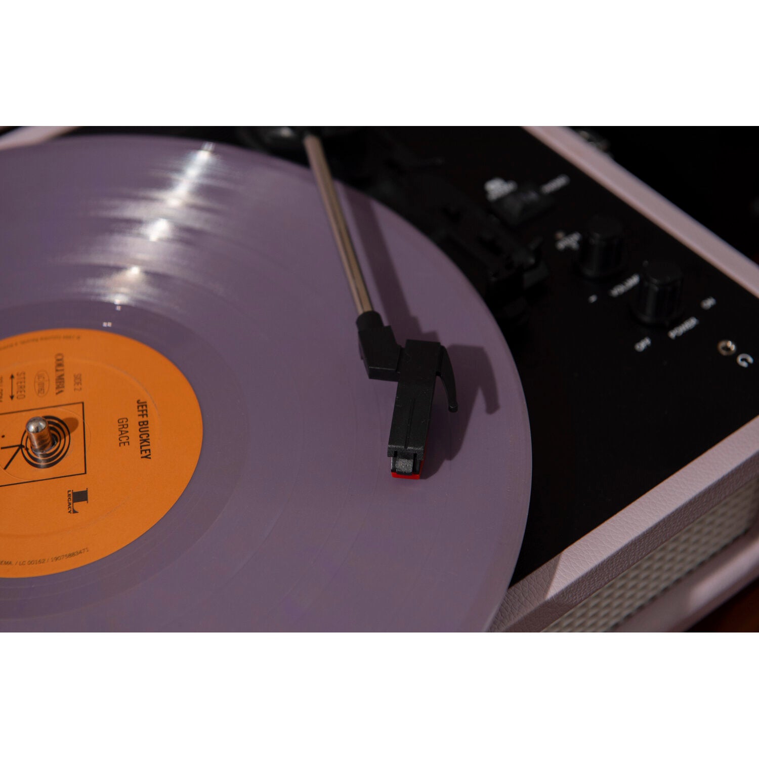 Crosley CR8017B-AM Voyager Amethyst Rose platenspeler met Bluetooth