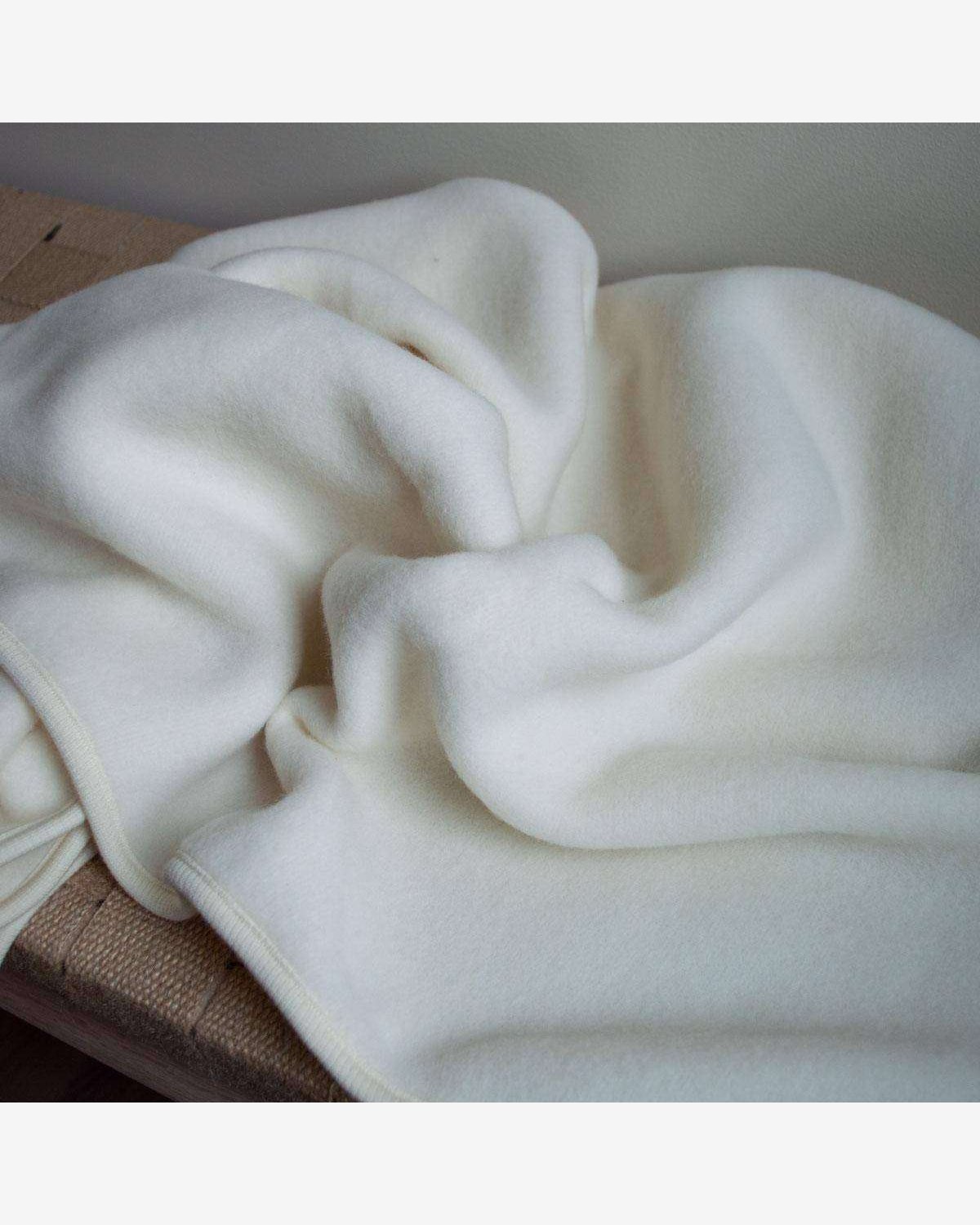 Babyteppe i ullfleece, ubehandlet ull – 80x100cm