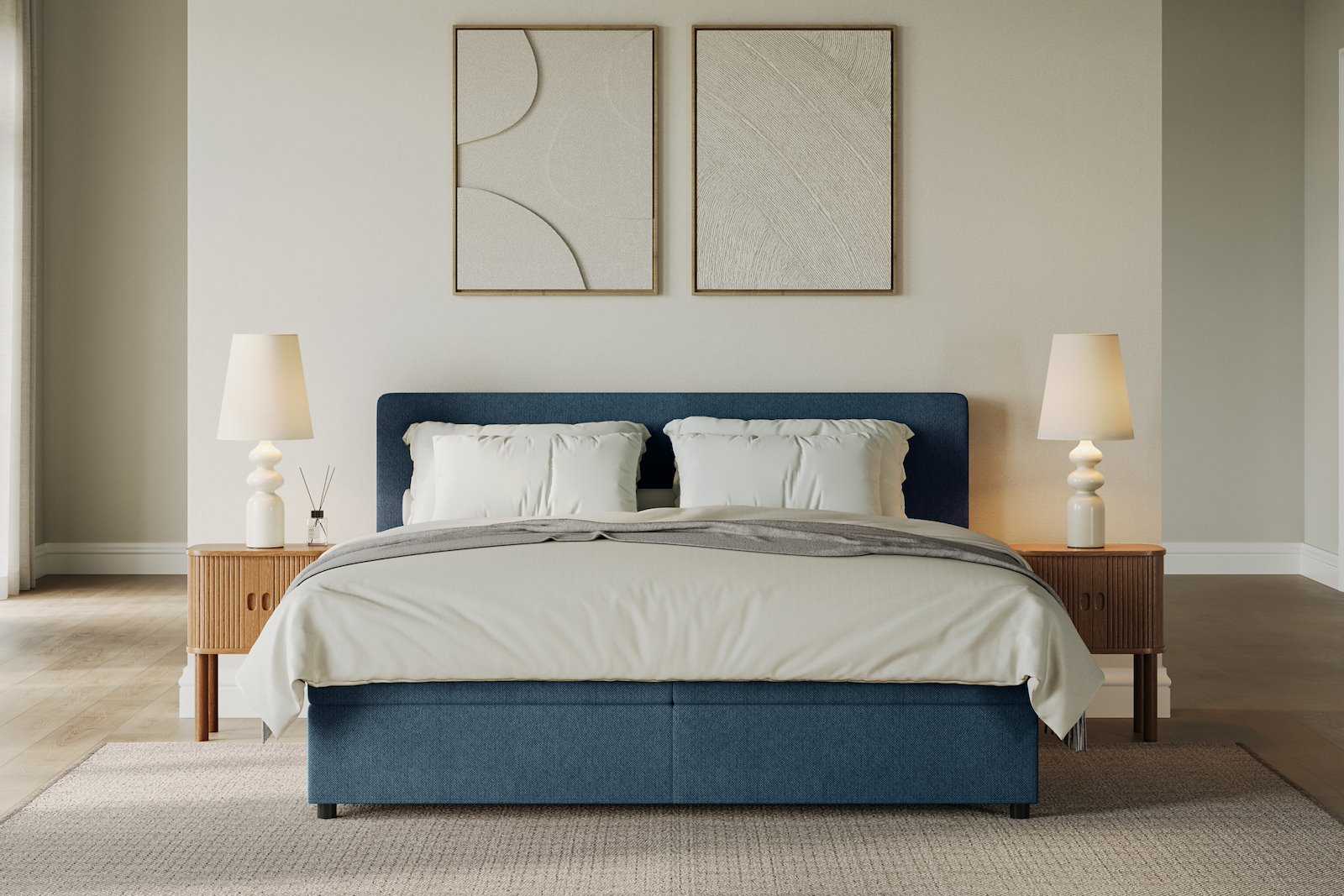 Premium 10 oppbevaringsseng 140x200 cm Magasinseng med oppbevaring, åpnes fra siden. I tekstil terranova 21 blå, med medium fasthetsgrad og premium 10 overmadrass,sorte ben. Sengegavl selges separat.