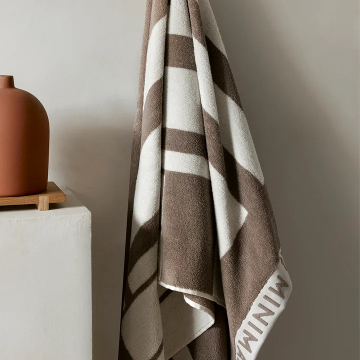 Kristina Dam Studio - Minimal Handtuch, 50 x 80 cm, beige / off-white