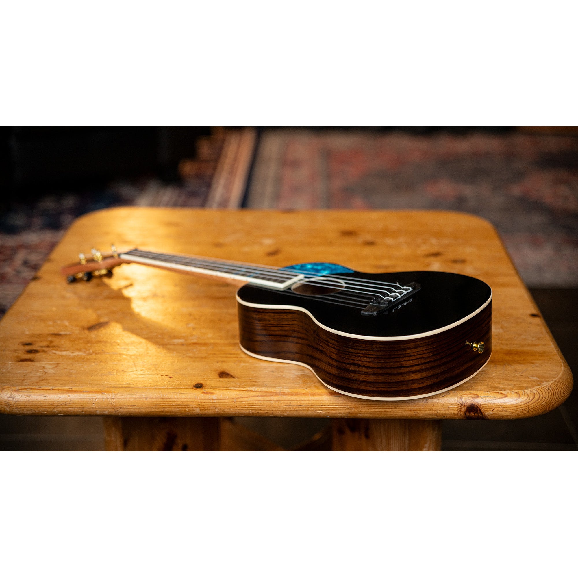 Ortega Ghost Series RUGH-BKT tenor ukelele met gigbag