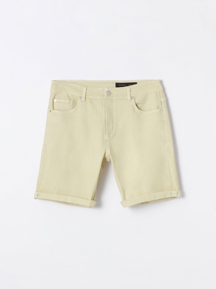 Shorts jeans slim confortáveis - Mostarda