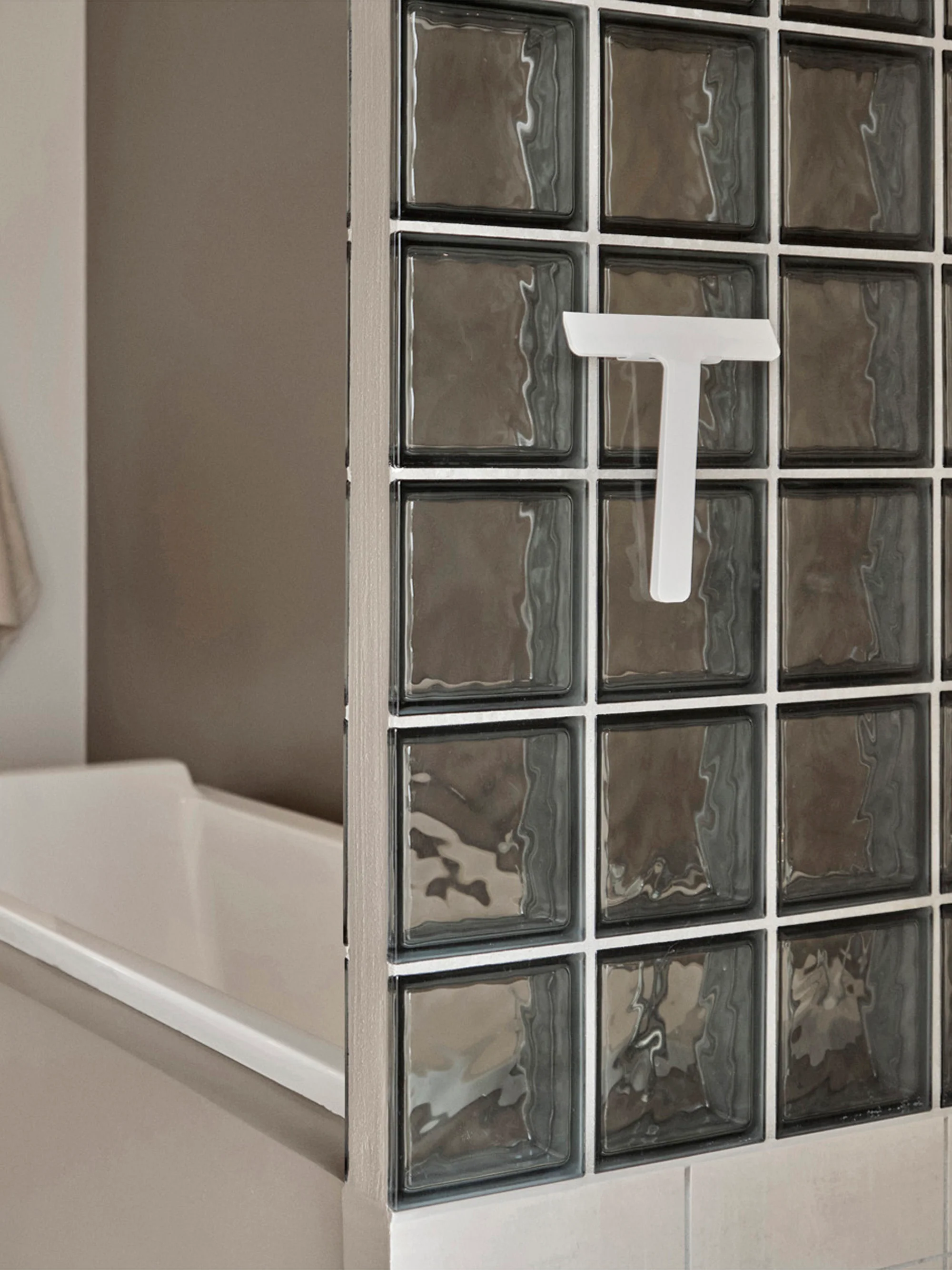 Douchewisser Ume van silicone met wandhouder