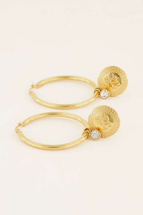 Oorringen met endless love charm