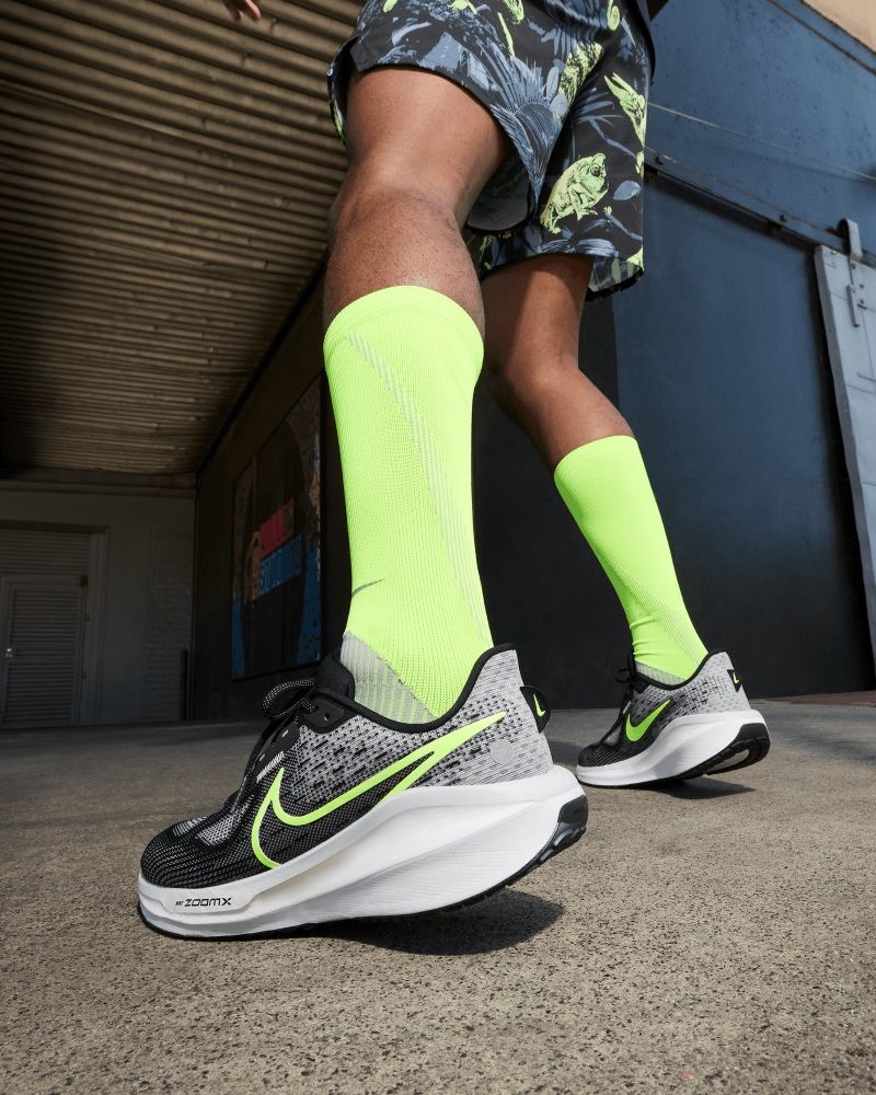 Chaussures de running Nike Vomero 17 Noir & Gris pour homme