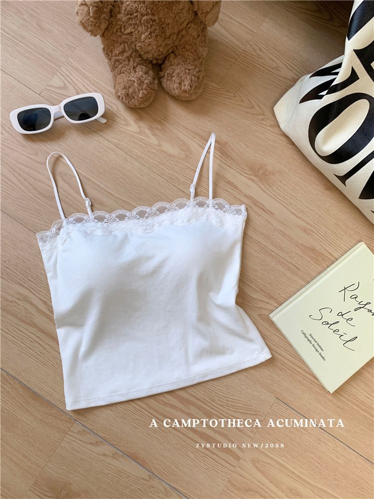 Flowerisque - Gewatteerde camisole top met effen kanten rand
