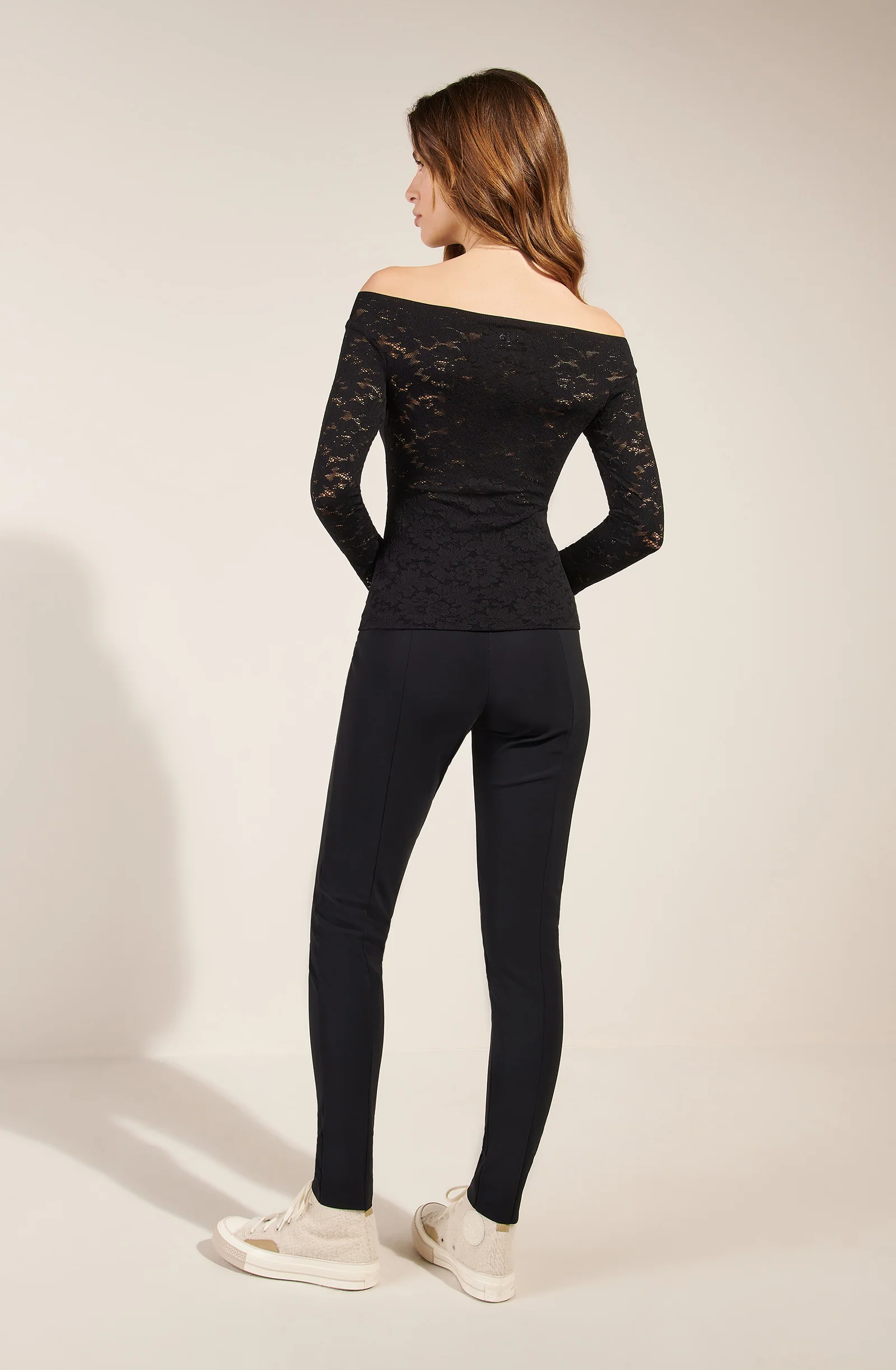 tasha Top en dentelle encolure bateau noir Noir