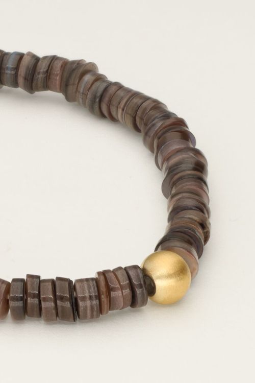 Equal armband met zwarte platte kralen