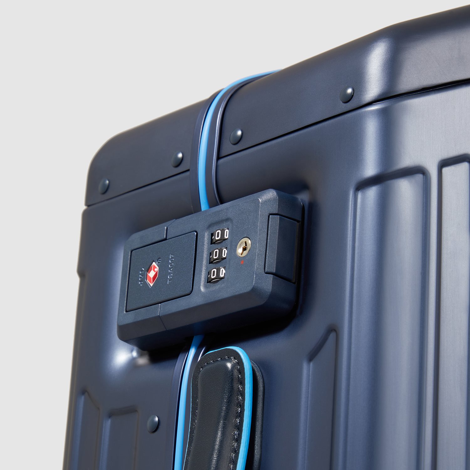 Piquadro ALU-B2 Cabin Trolley 55 blue