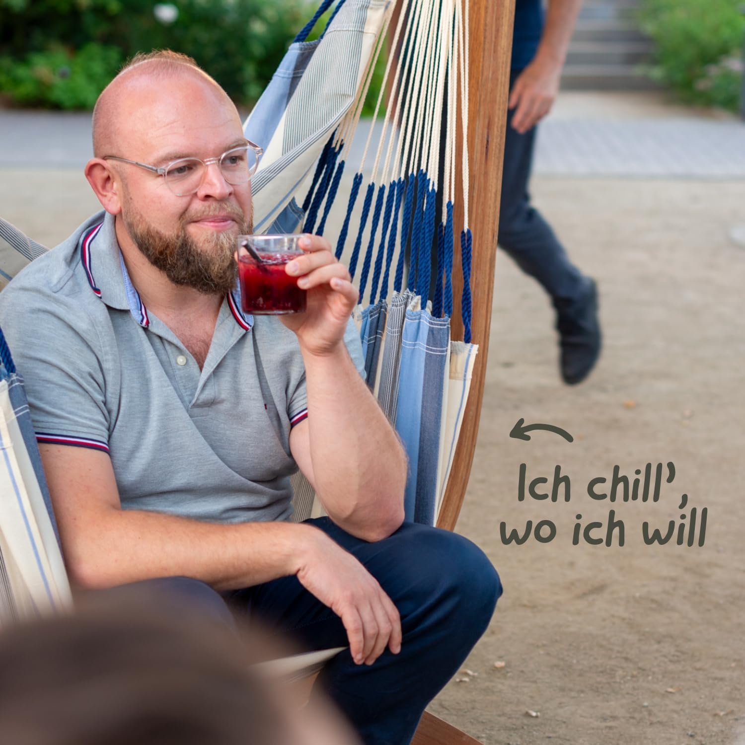 LA SIESTA - Wetterbeständiger Hängesessel mit Holzständer - Handgefertigter, reißfester Sessel für Entspannung im Freien - FSC-zertifizierte Eukalyptus-Hängematte