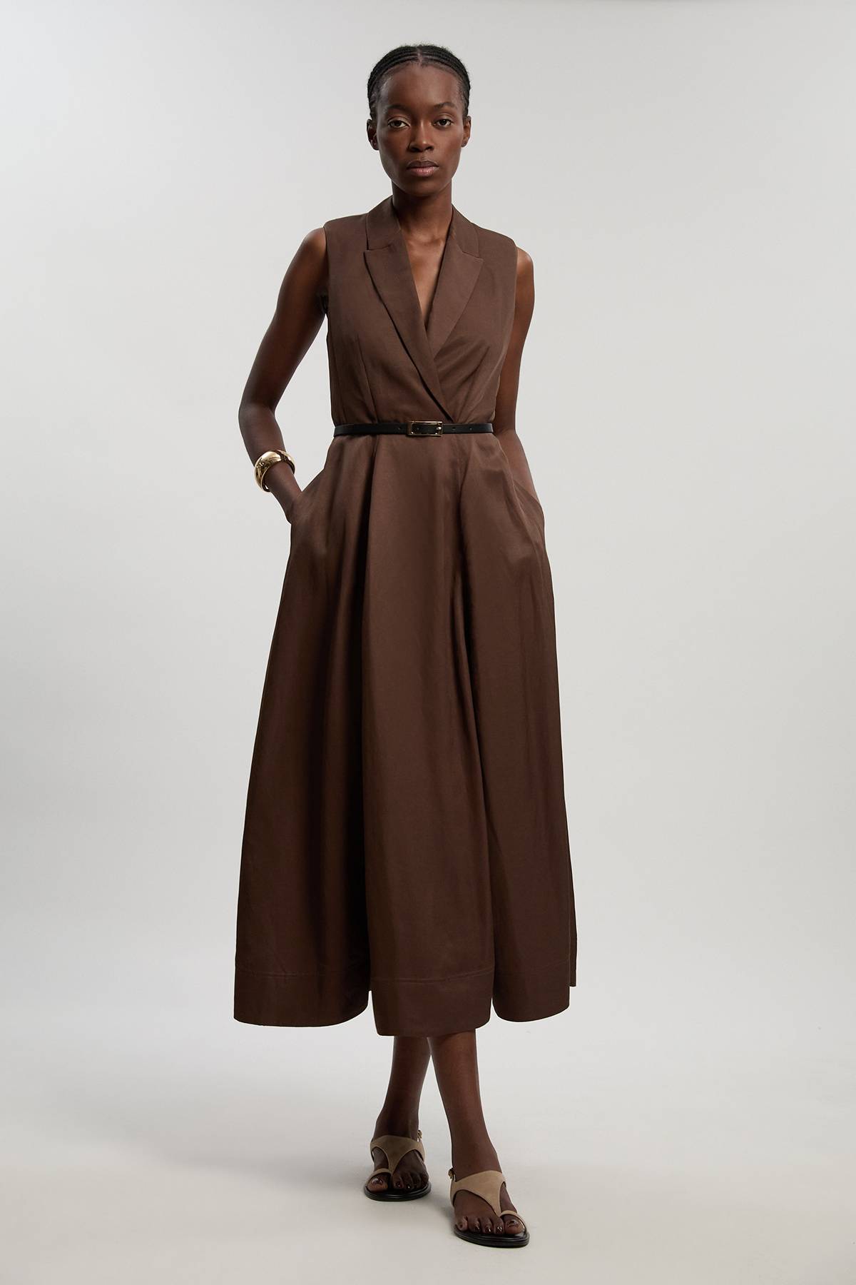 KarenMillen Robe Midi Cintrée À Ceinture En Viscose Lin Premium Avec Jupe Ample Et Coupe Ajustée