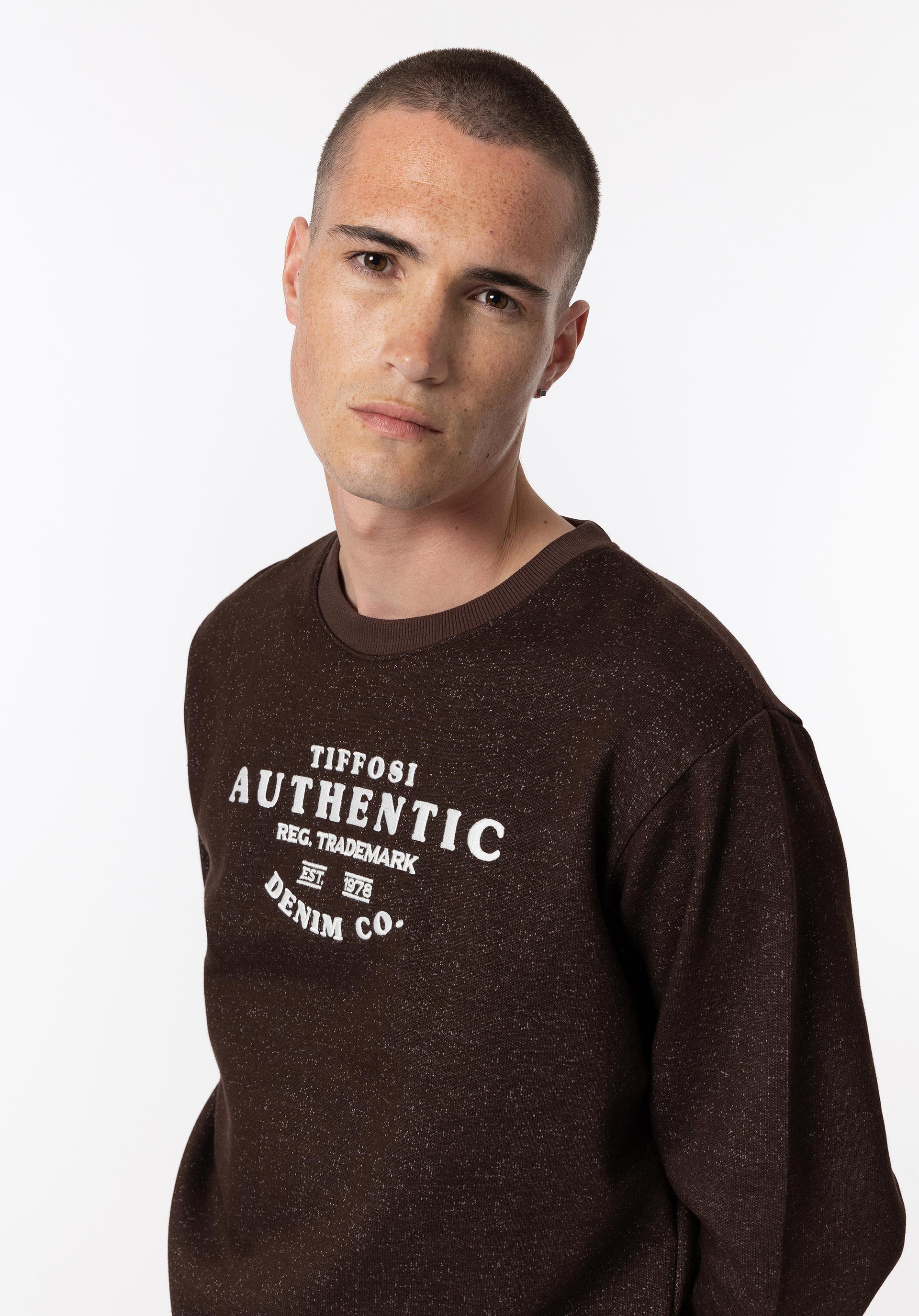 Sweatshirt com Bordado Frontal
