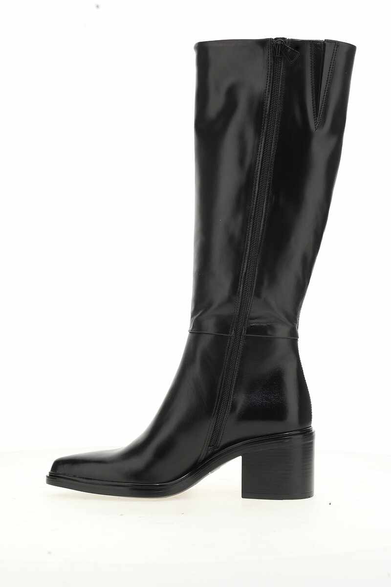 MJUS<br>Botas de couro de bico fino