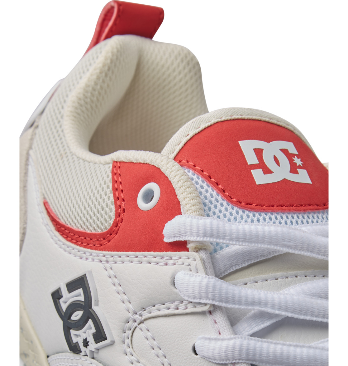 DC Shoes Ascend S White Red 8 US / 40.5 EU