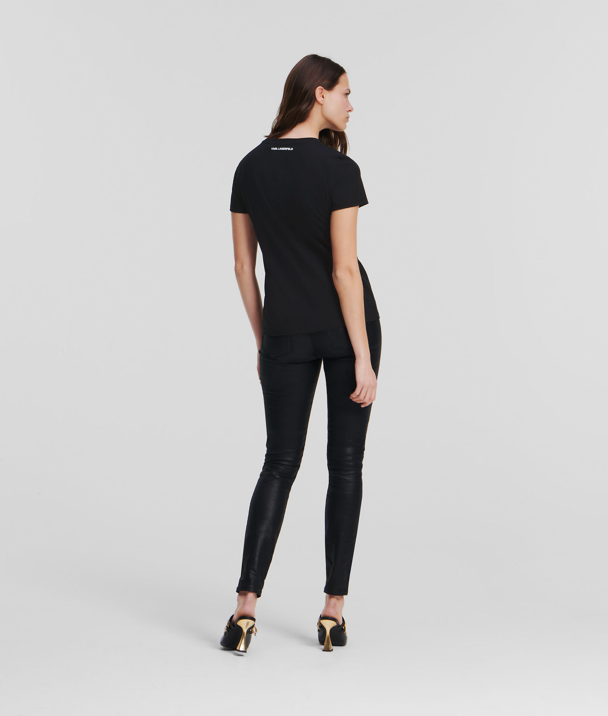 T-SHIRT MOTIF PROFIL KARL EN BOUCLÉ