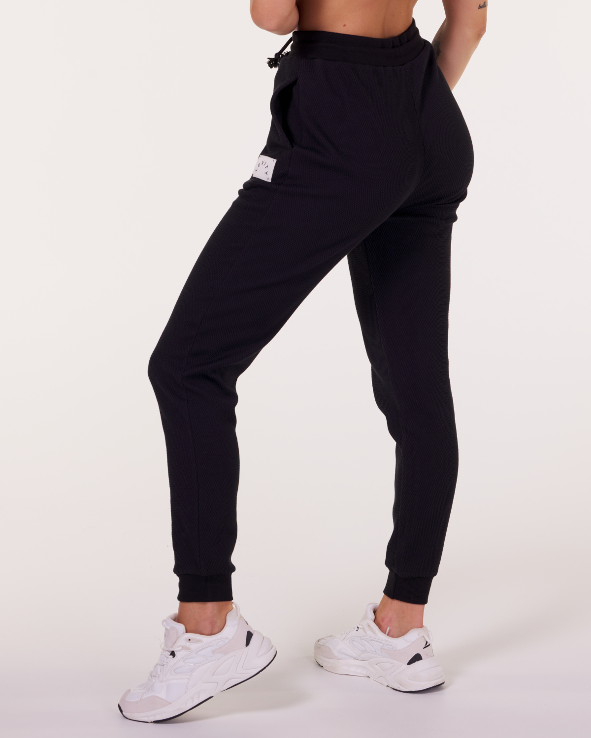 Levity SETT Balance Black