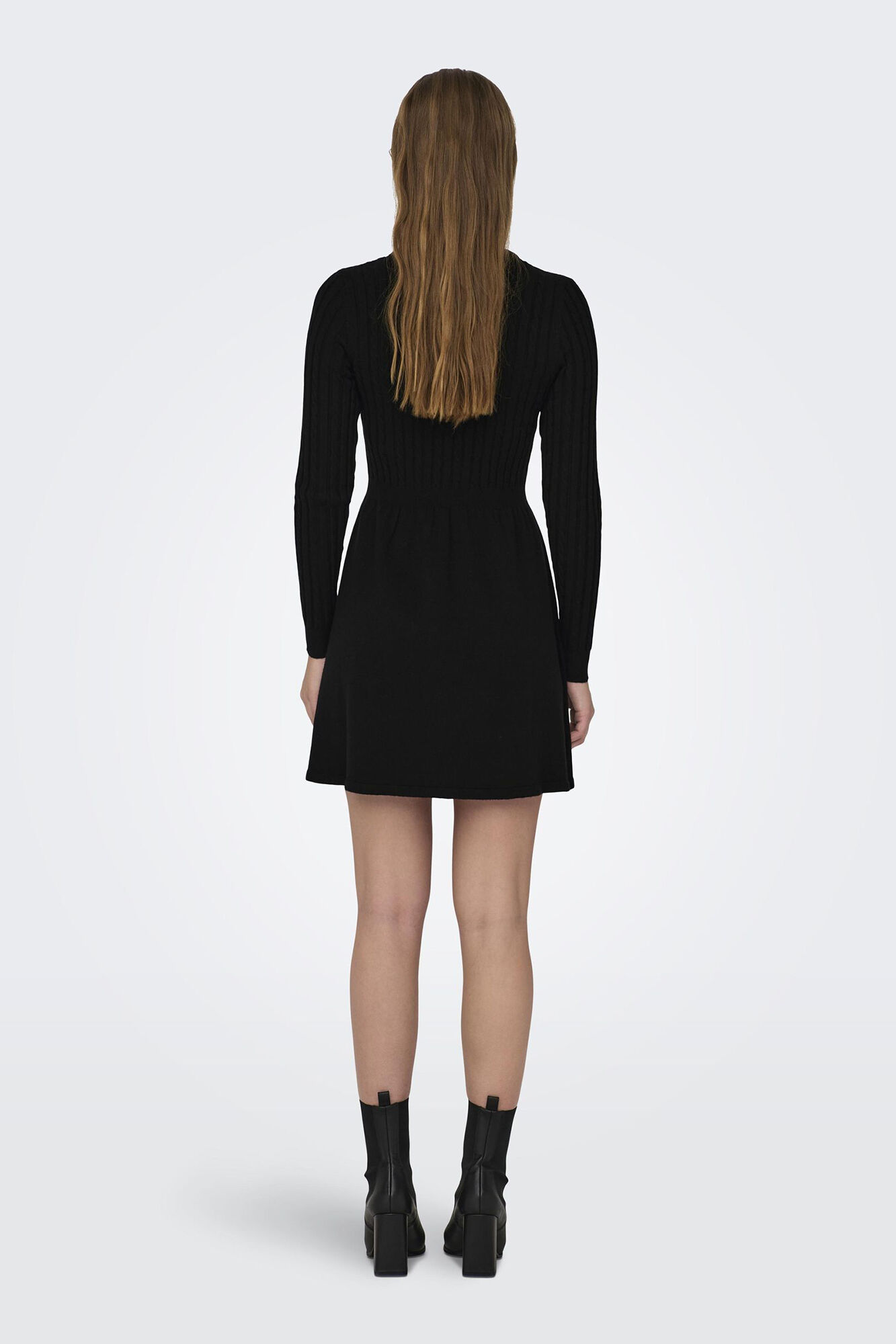 Vestido curto de malha com saia evasê