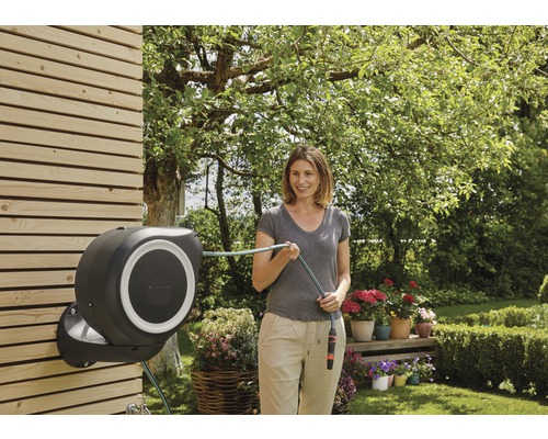GARDENA RollUp S wandslangenbox inclusief 15 m slang, 180° draaibaar en RollControl-technologie