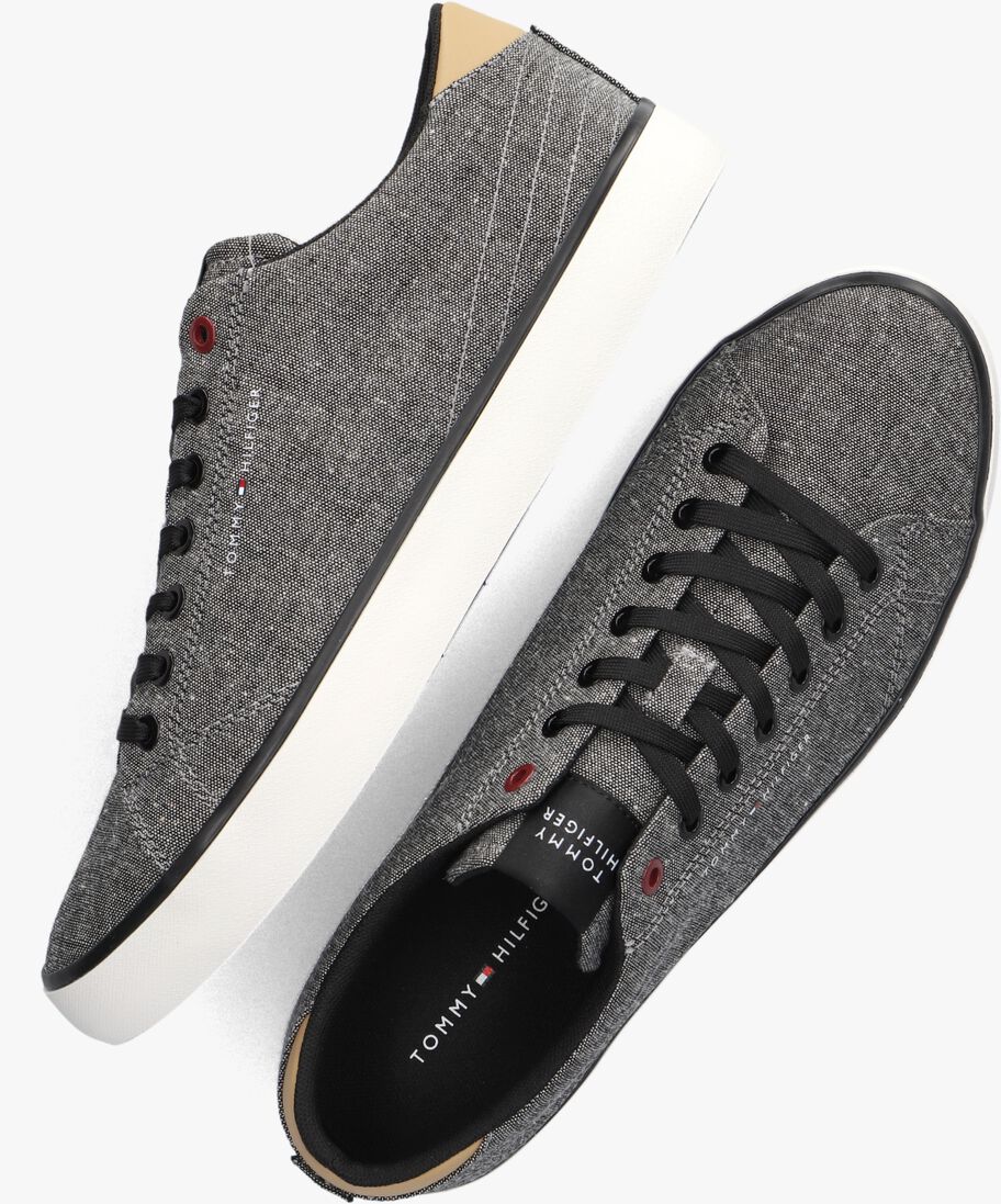 TOMMY HILFIGER zwarte tommy hilfiger lage sneakers tommy hilfiger vulc low chambray