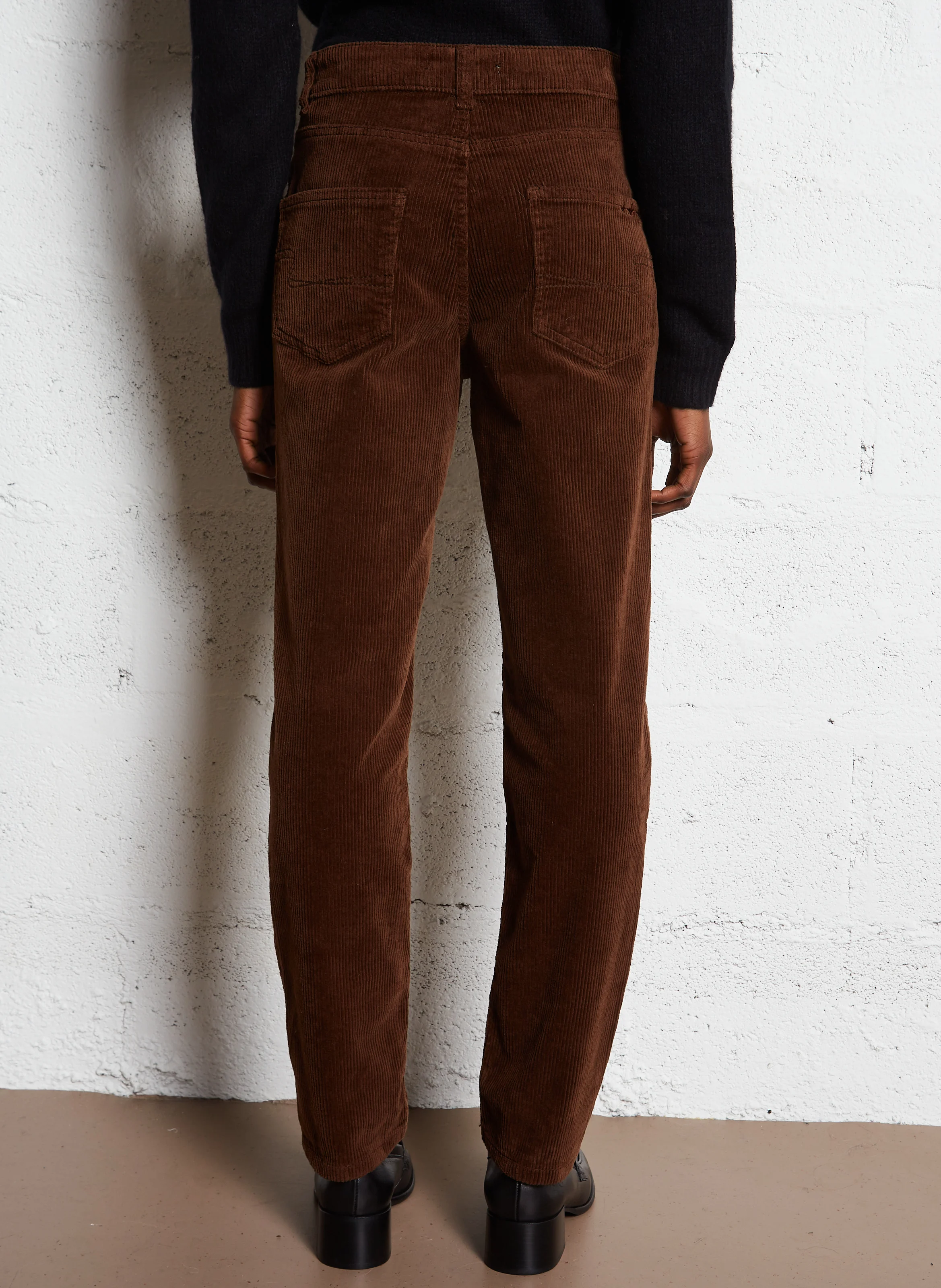 PAVLINA - Pantalon droit velours côtelé en coton stretch| Marron