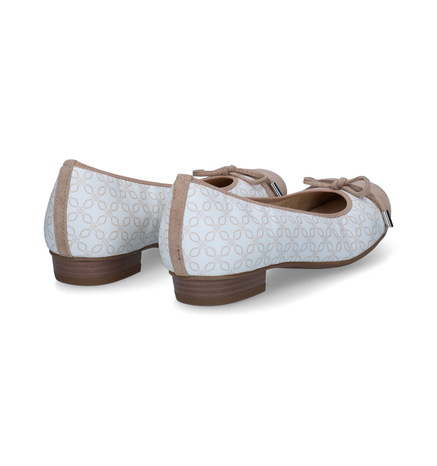 Ballerina's beige