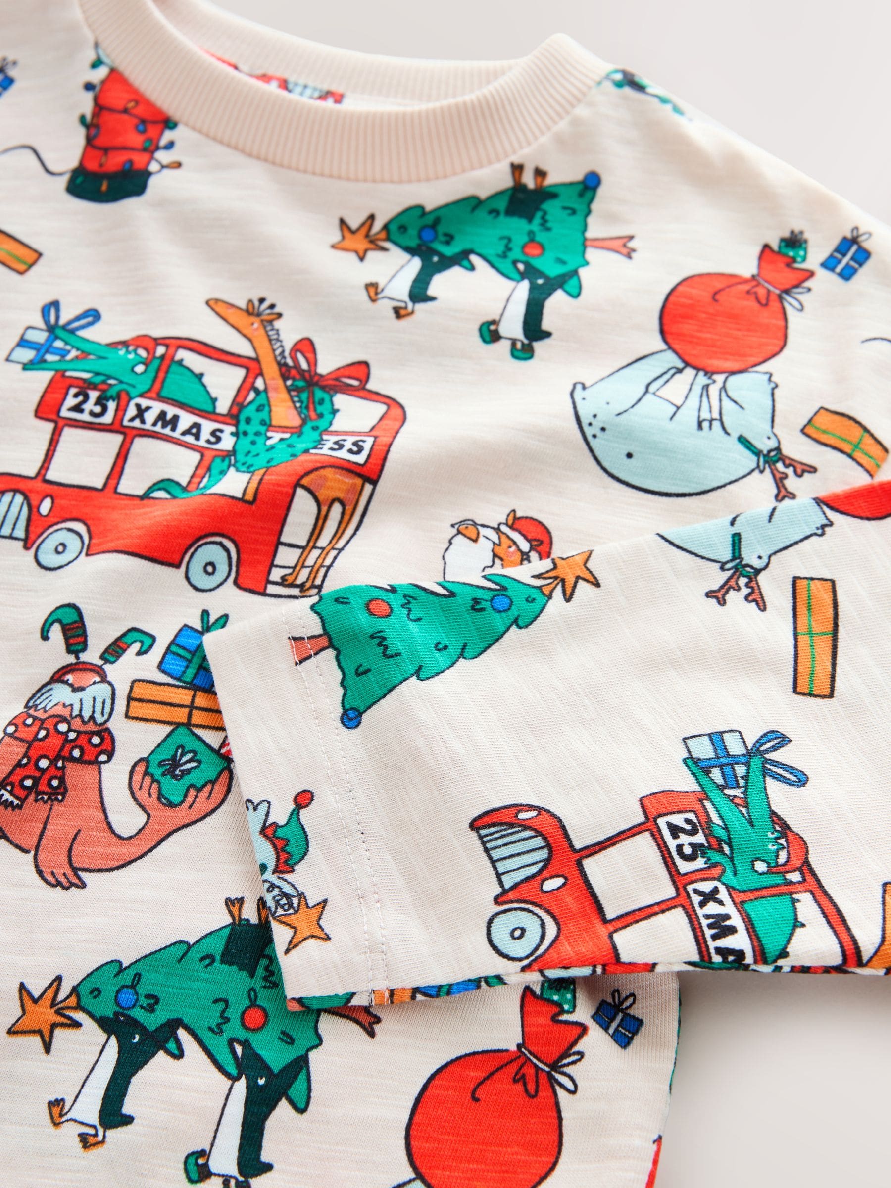 Kiezelkleurige all-over print - Kerst-T-shirt met lange mouwen (3mnd -8jr)