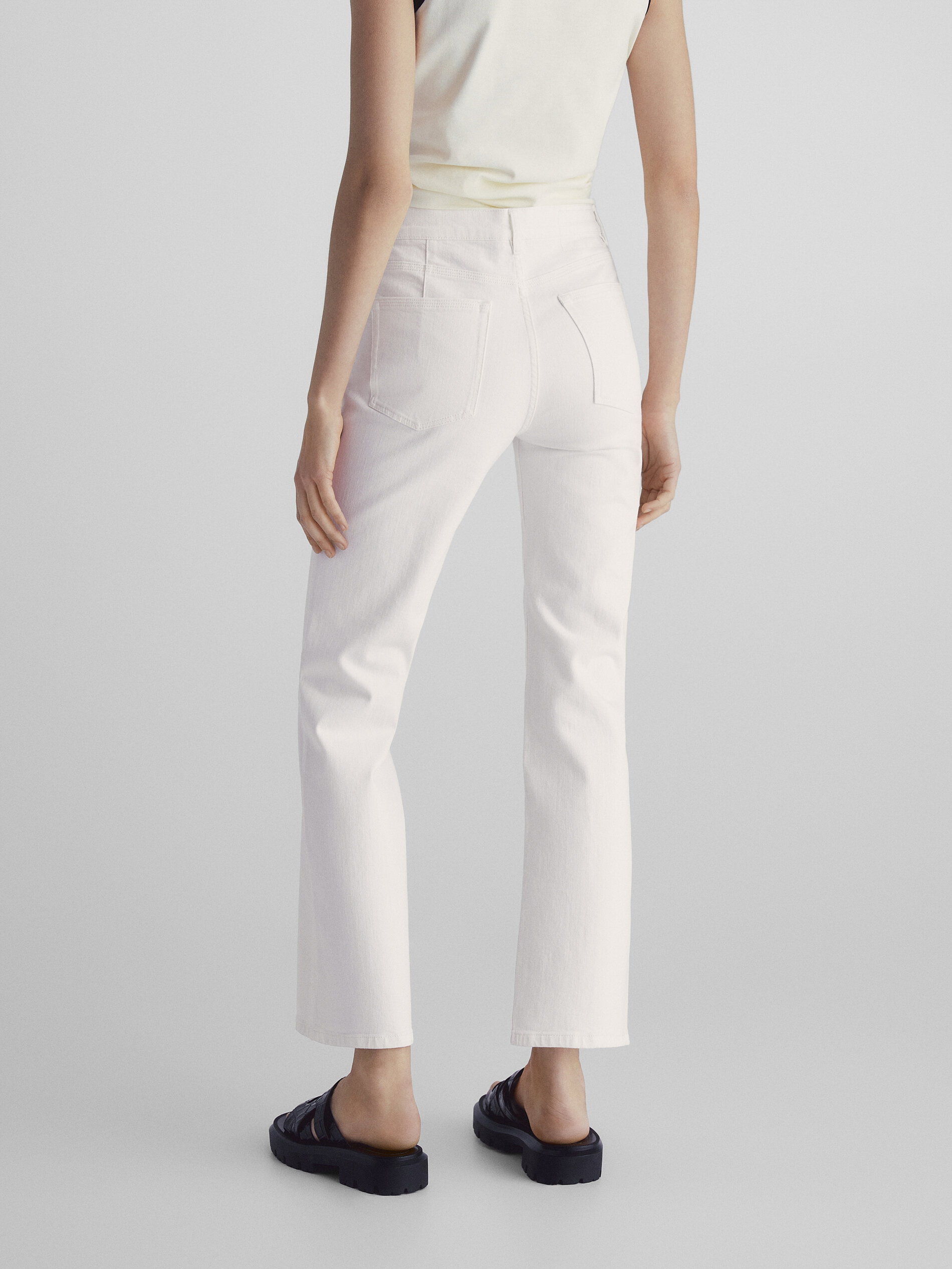 Calça vaquero tiro alto flare - CRUDO