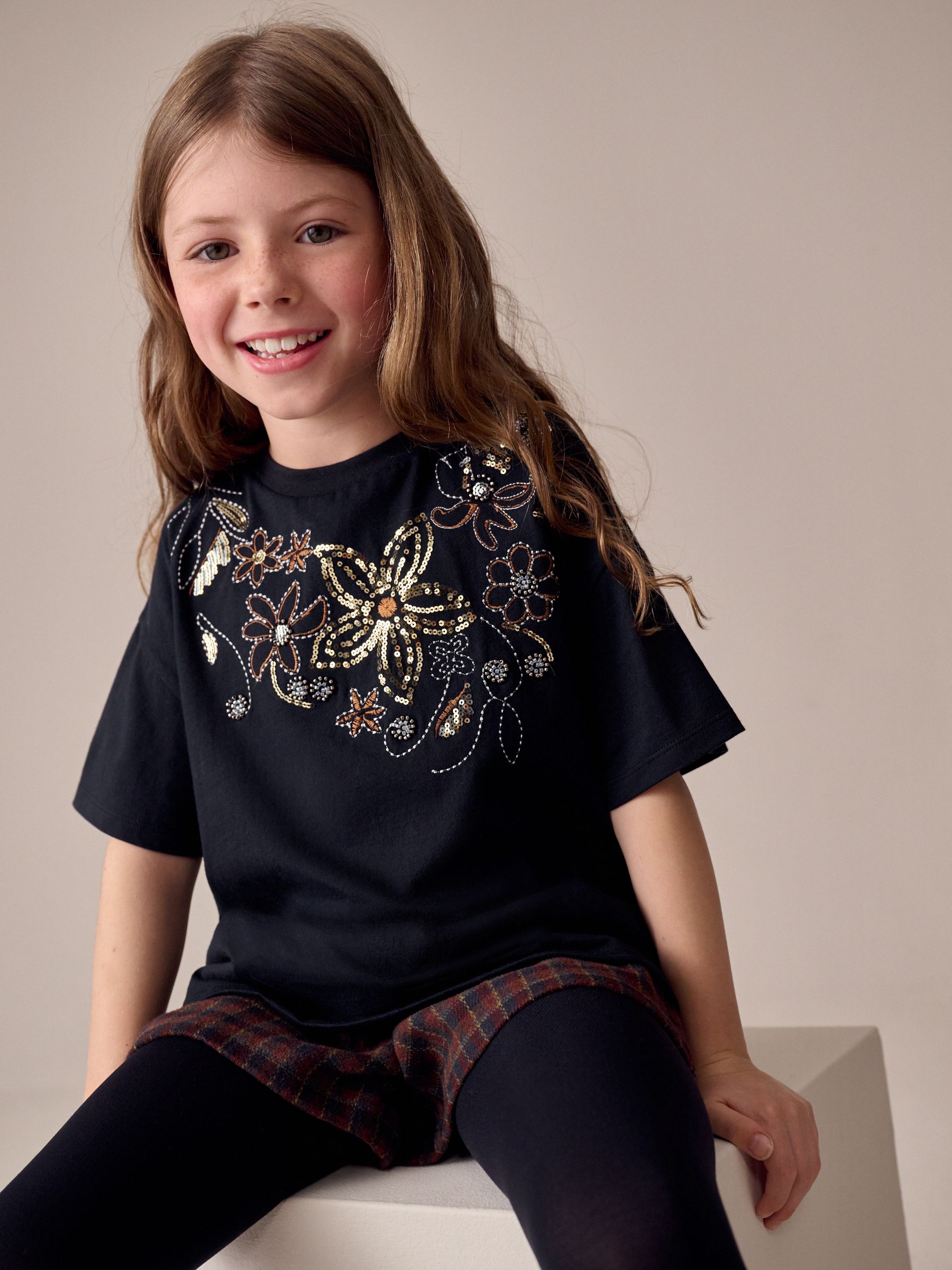 Zwart - T-shirt met bloemen en pailletten (3-16jr)
