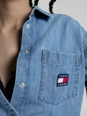 Camisa jeans chambray estilo boyfriend