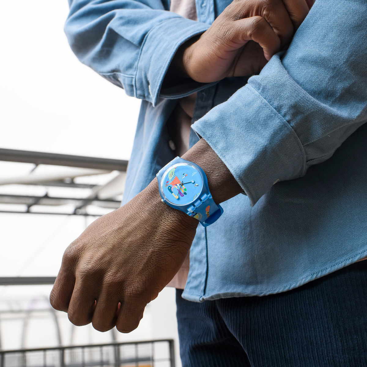 Montre Swatch mixte plastique bracelet silicone bleu