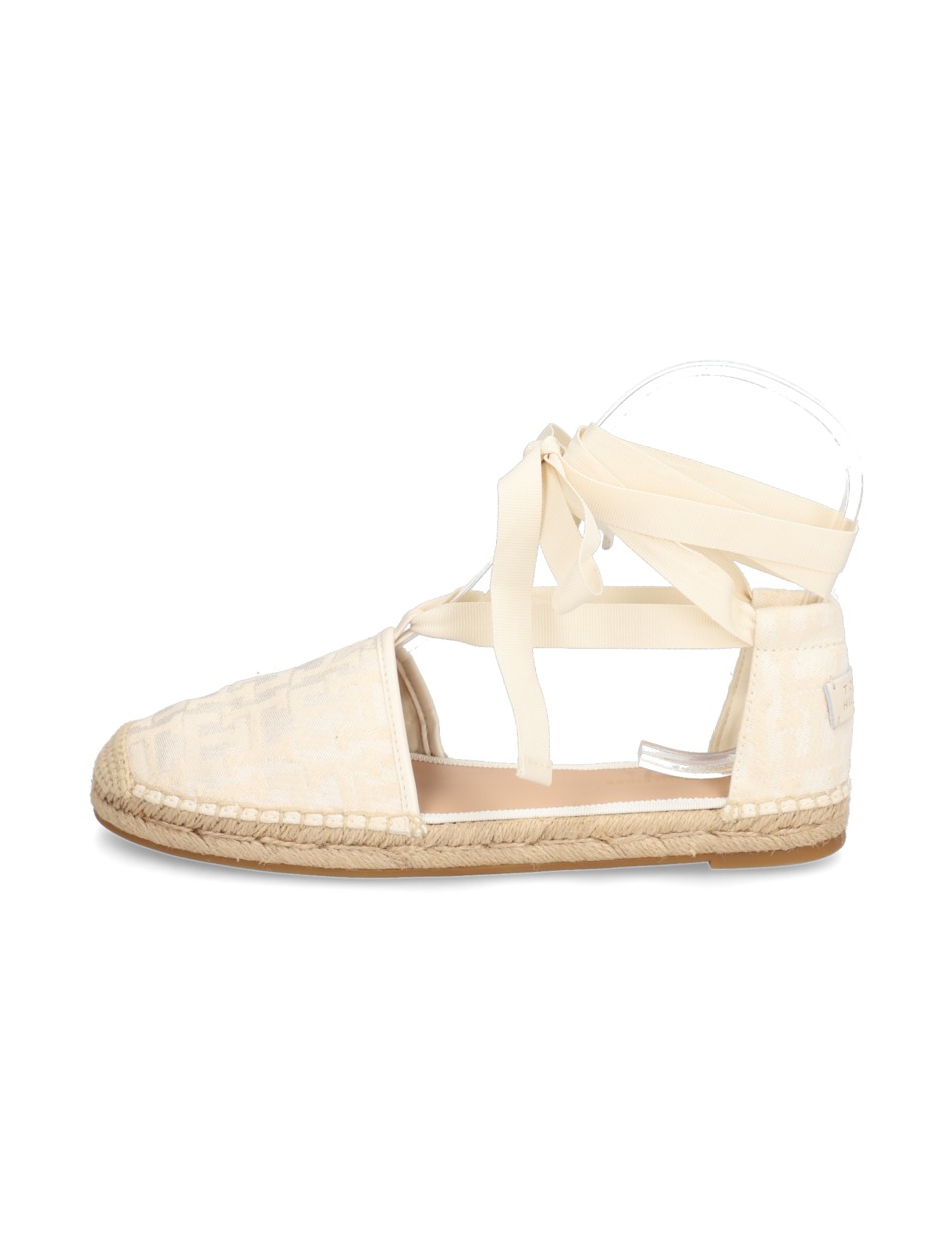 CLOSED TOE ESPADRILLE MONOGRAM W
