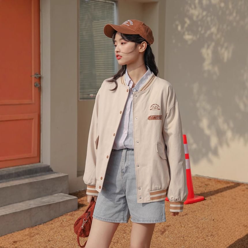 Lady Jean - Baseballjack met geborduurde letters en knopen