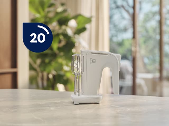 Electrolux Mattino 2.0 håndmikser EHM4W (hvid)