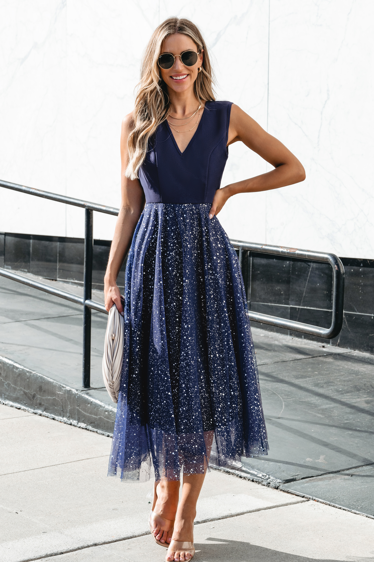 Robe midi à col en V en tulle