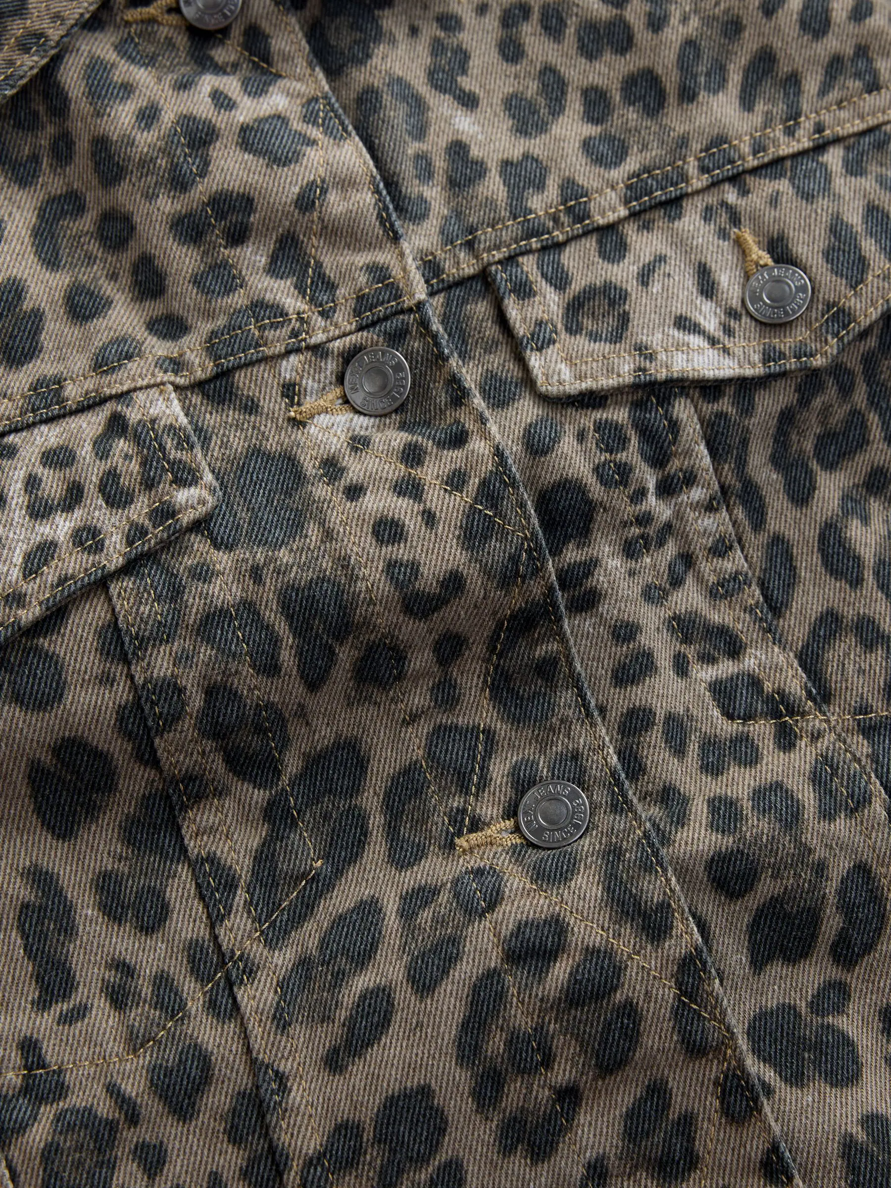 Luipaard - Oversized ruimvallend Denim truckerjack