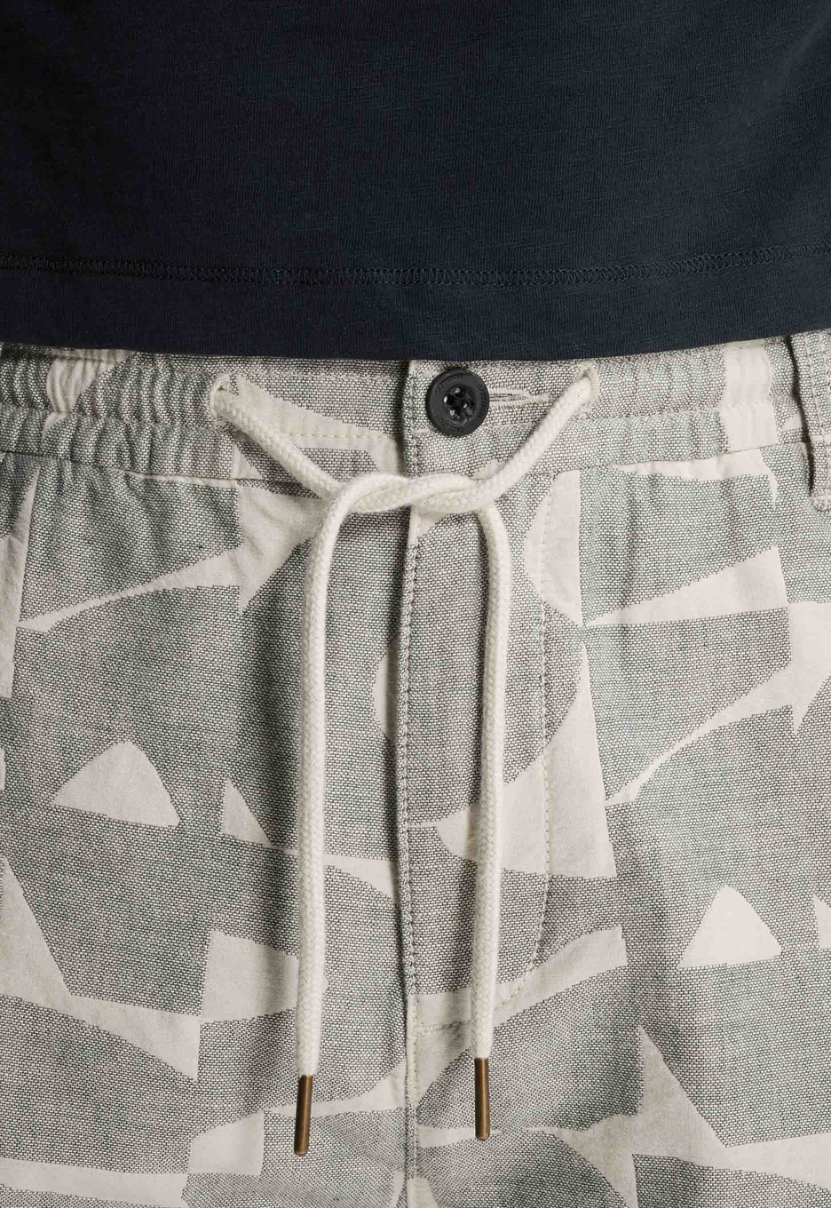 Cast Iron Jacquard Structure Shorts