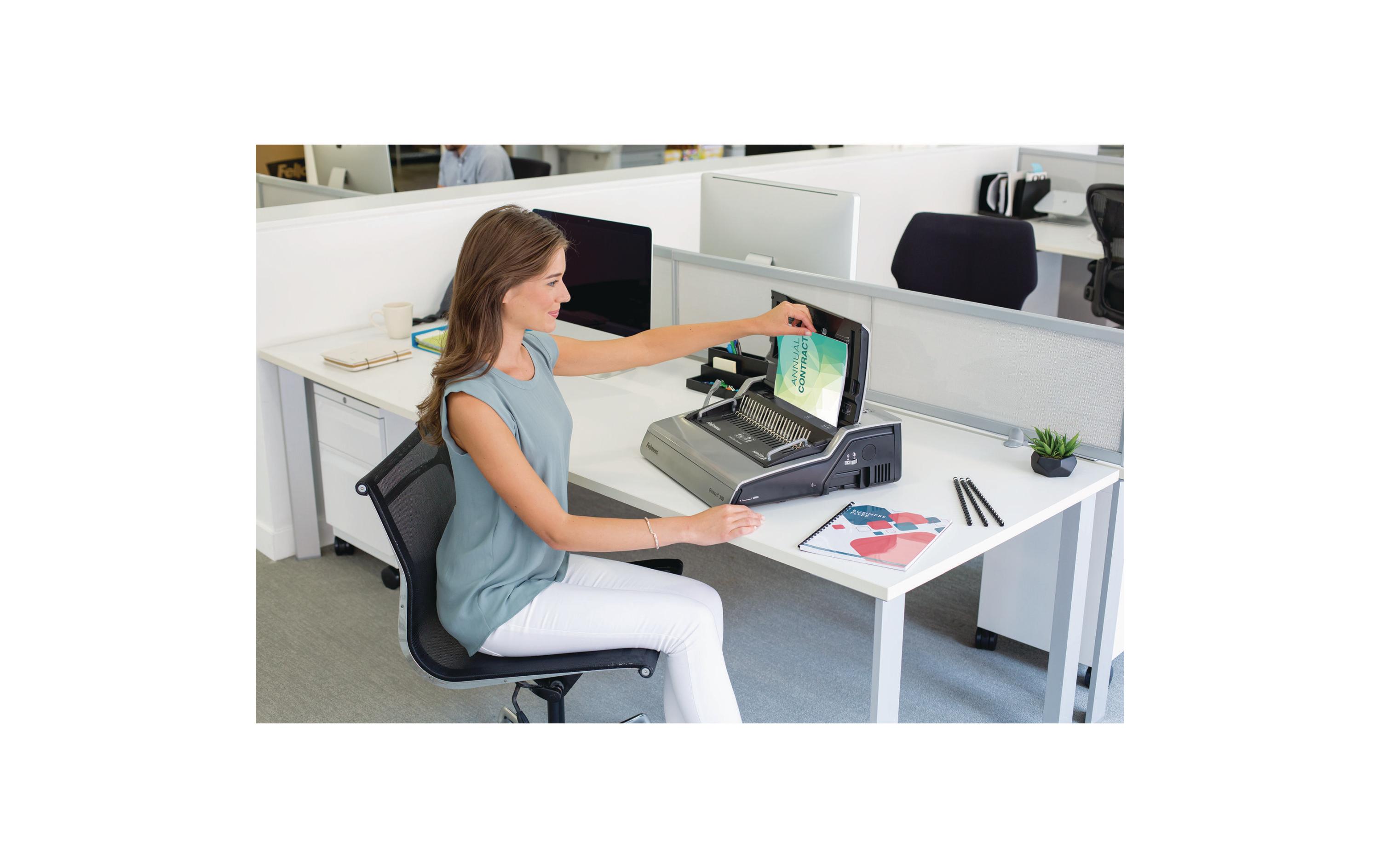 Bindegerät Galaxy 500 Seiten<br>Plastikbindegerät mit manueller Stanzung