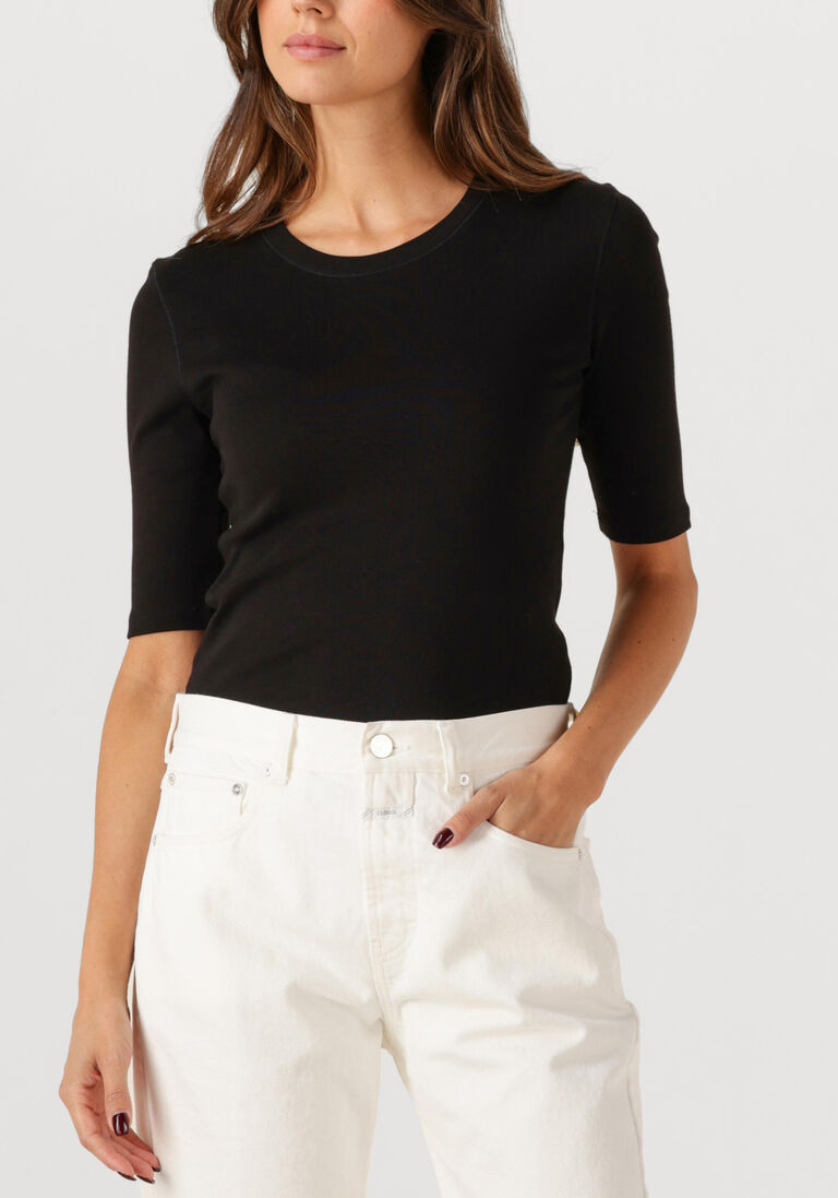 zwarte closed top crewneck shortsleeve