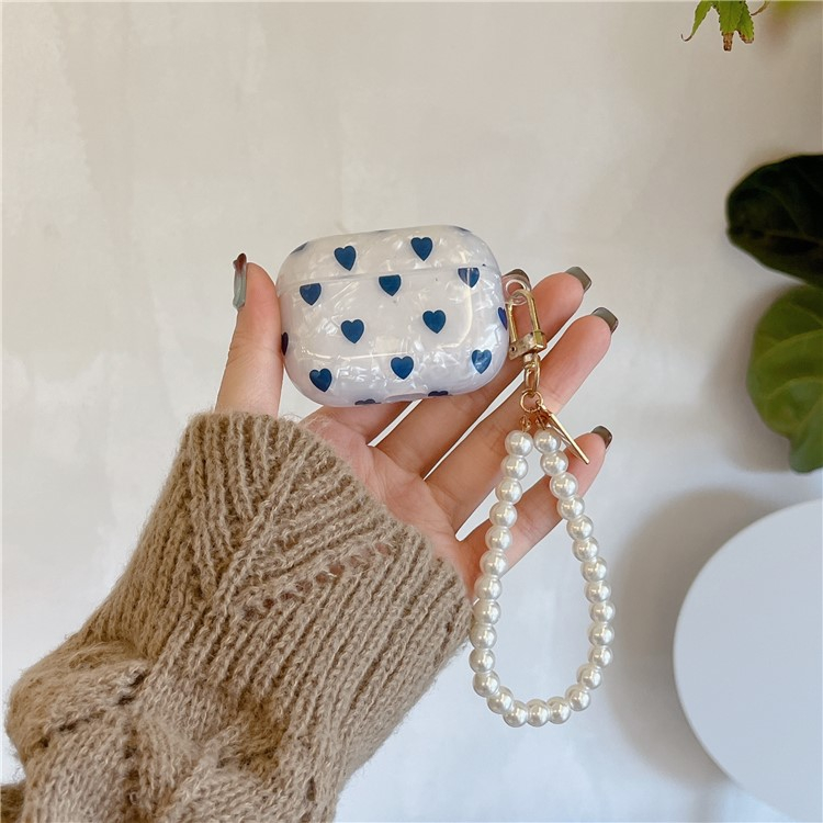 AirPods (3. Generation) Gummi Case Schutzhülle mit Handschlaufe Herz Design - Blau / Weiss